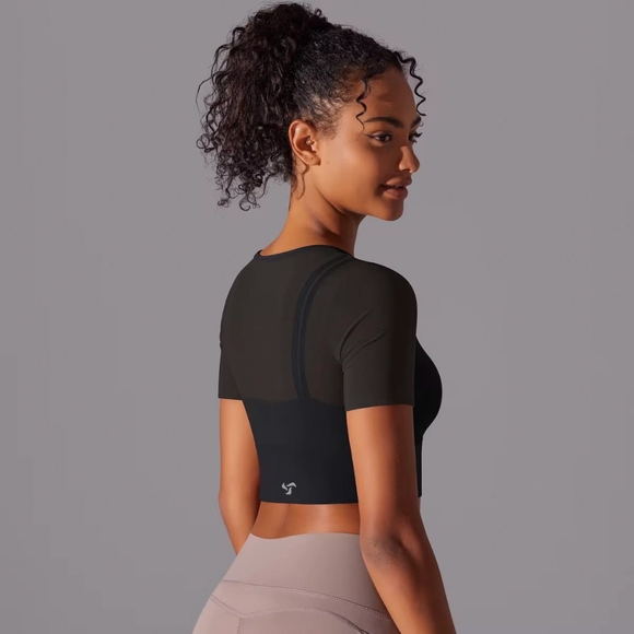 Pedigree SW | Layered Mesh Crop Top with Sports Bra Liner - Black - Picture 3 of 6